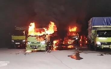 2 Ruangan dan 7 Unit Mobil Terbakar dalam Kebakaran Pabrik Styrofoam di Cileungsi