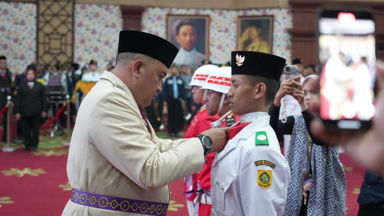 Kisah Inspiratif Paskibraka Kabupaten Bogor: Anak Petani hingga Yatim Piatu Jadi Pengibar Bendera