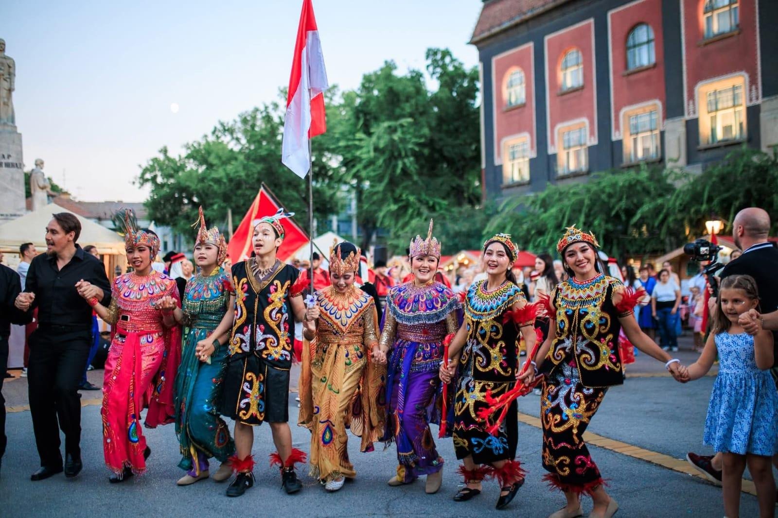 Bupati Rudy Susmanto Bangga Putra-Putri Asal Kabupaten Bogor Tampil Memukau Kenalkan Budaya Indonesia di Hungaria